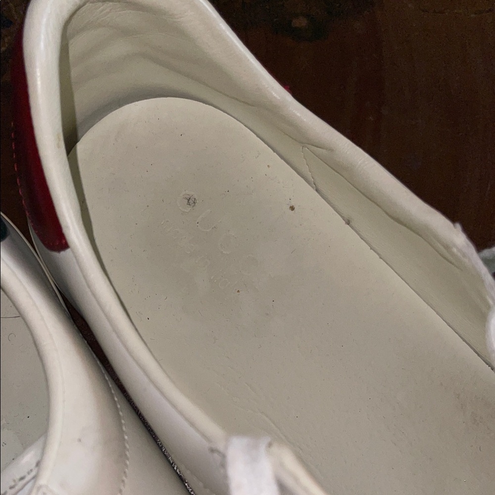 Gucci White Sneakers with Red and Green Accents - Picture 7 of 9